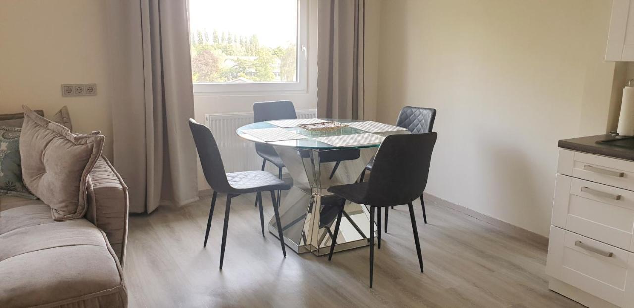 Neue moderne Zweizimmerwohnung inklusive WLAN und Netflix Essen Exterior foto