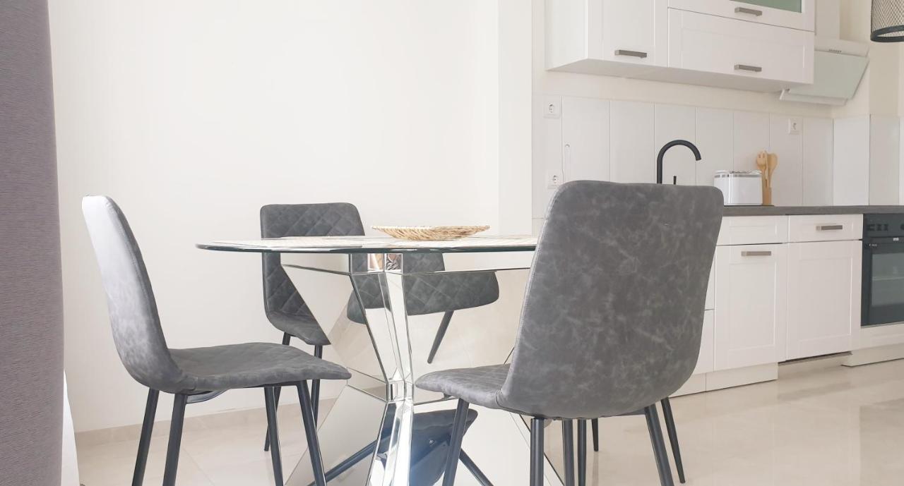 Neue moderne Zweizimmerwohnung inklusive WLAN und Netflix Essen Exterior foto
