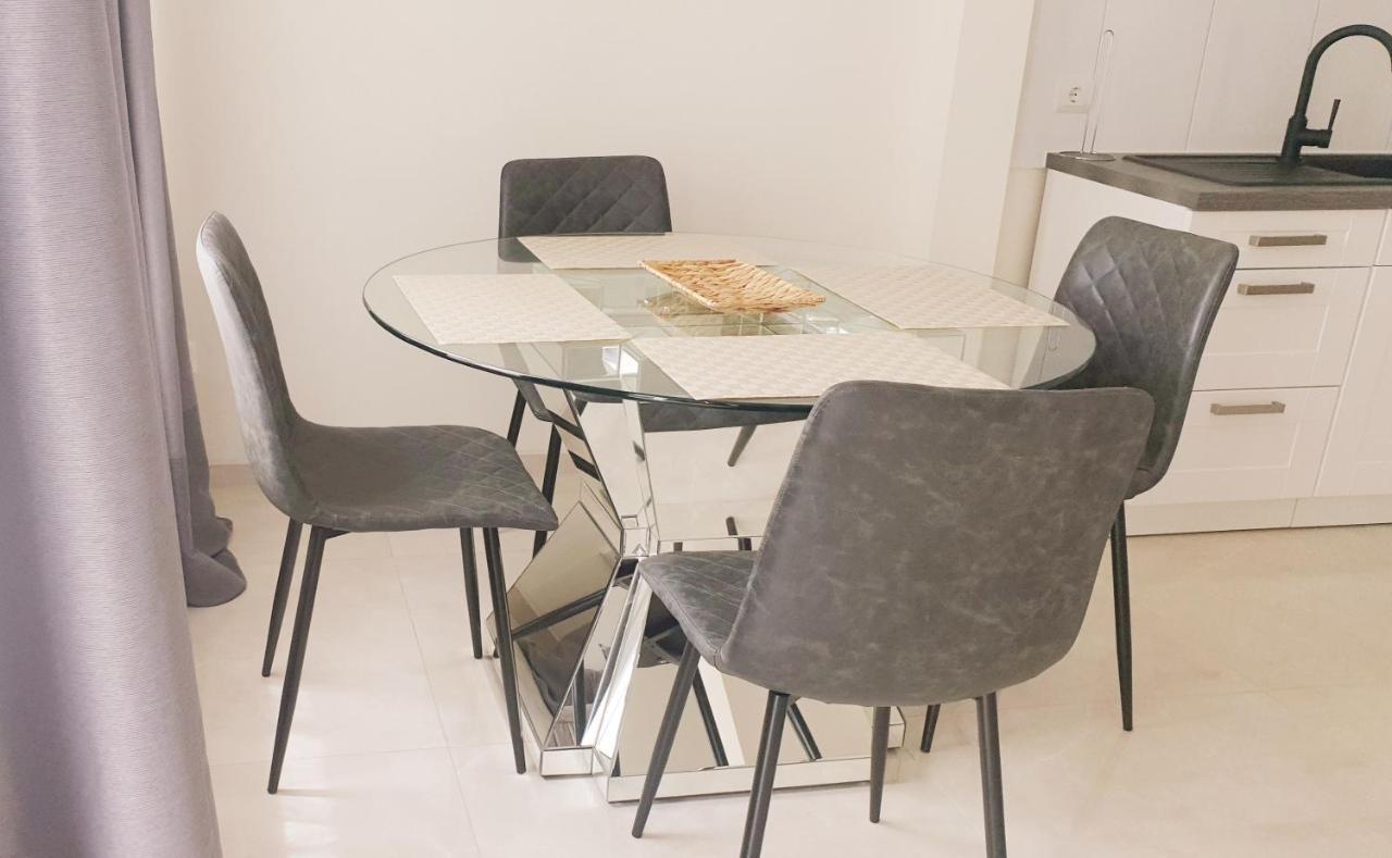 Neue moderne Zweizimmerwohnung inklusive WLAN und Netflix Essen Exterior foto